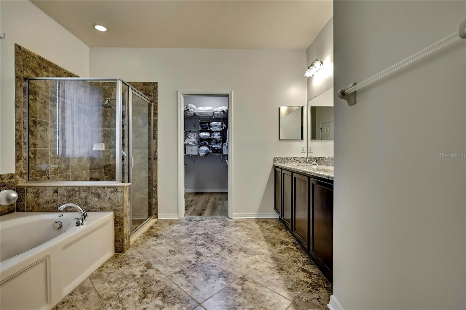 Image 37 of 50 For 31518 Bearded Oak Drive