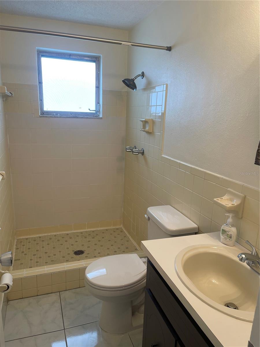 Image 16 of 33 For 7403 Populus Drive