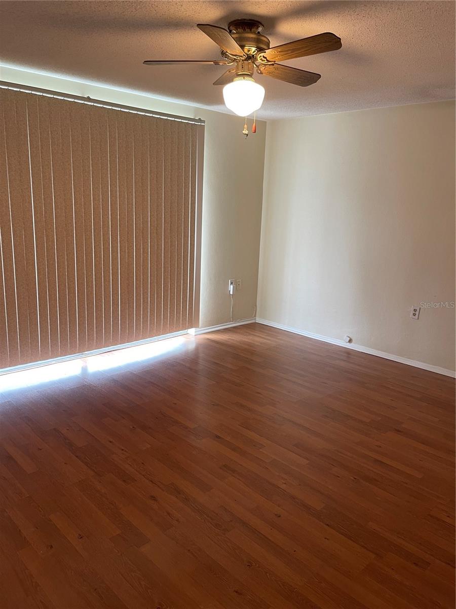 Image 19 of 33 For 7403 Populus Drive