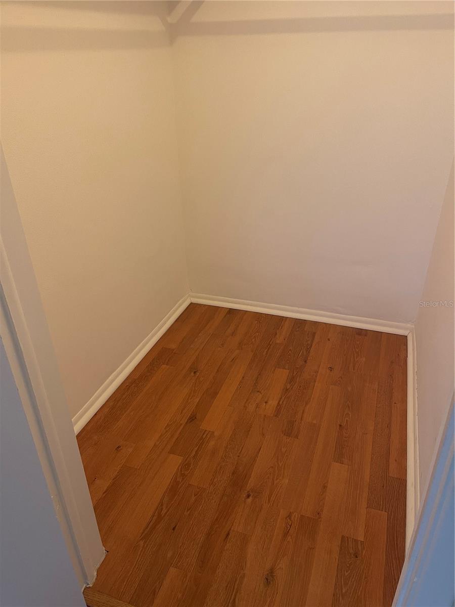 Image 20 of 33 For 7403 Populus Drive
