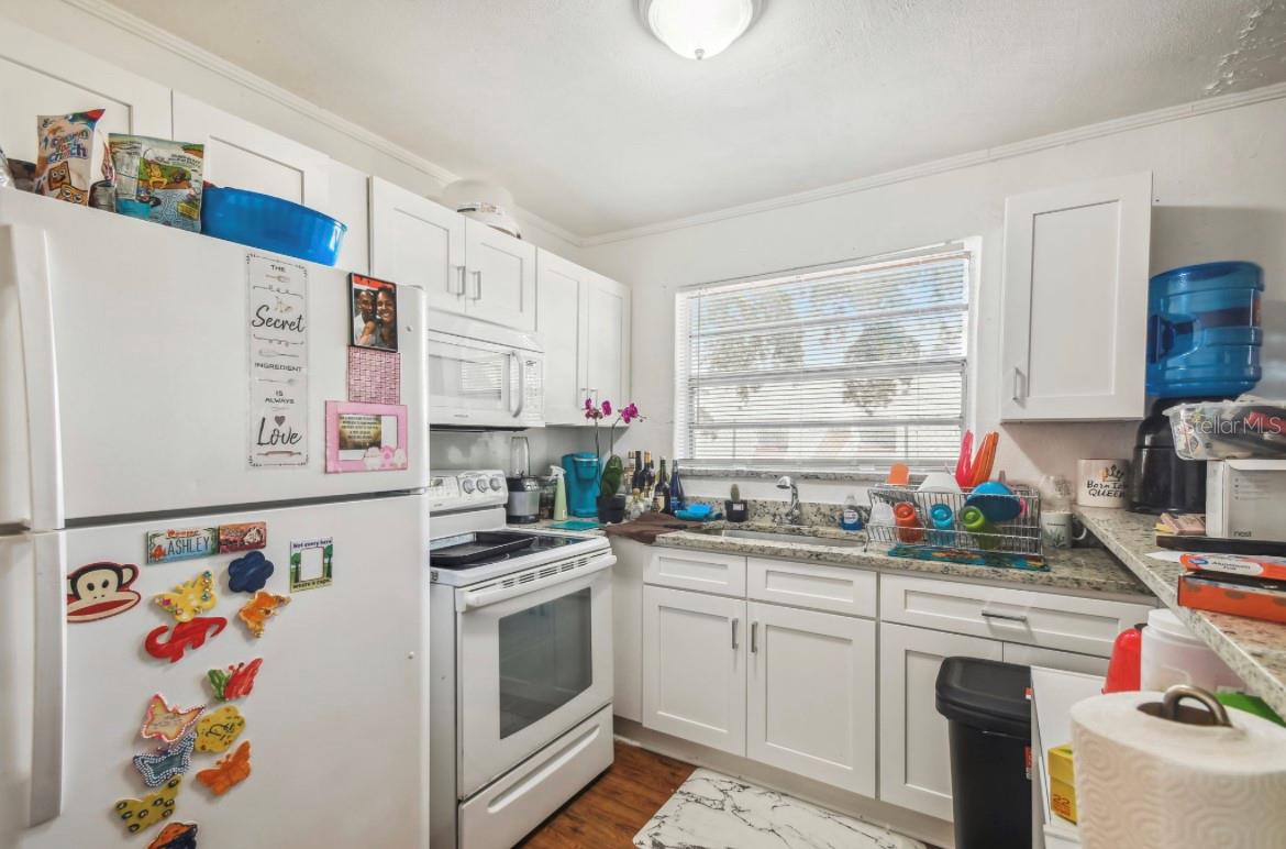 Image 2 of 27 For 2622 27th Avenue