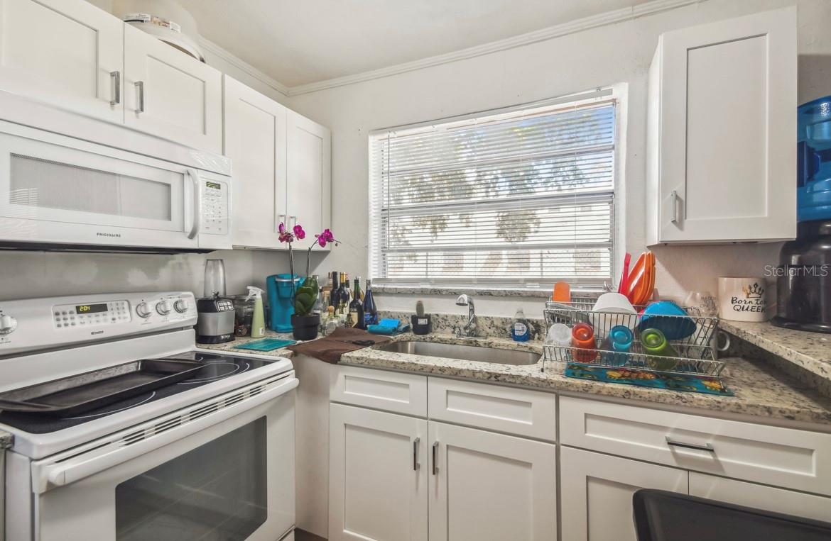 Image 3 of 27 For 2622 27th Avenue