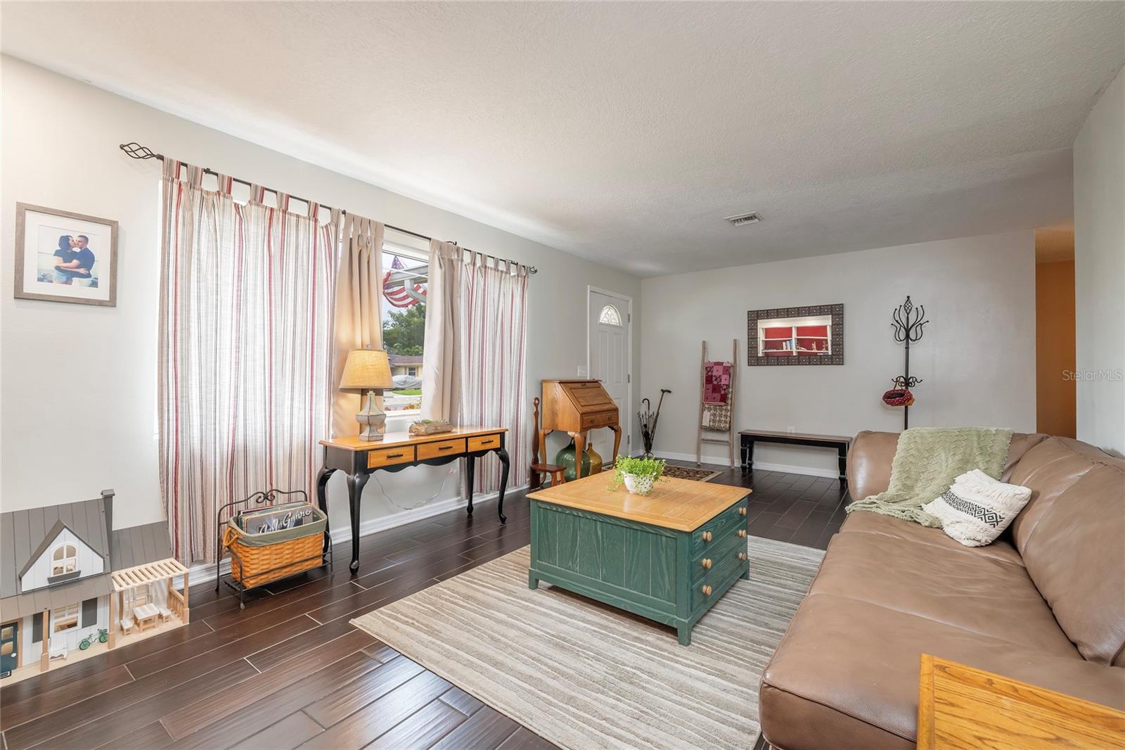 Image 5 of 41 For 1132 Gershwin Drive