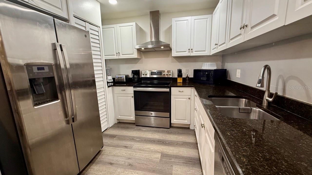 Image 8 of 19 For 2813 Kenmore Avenue
