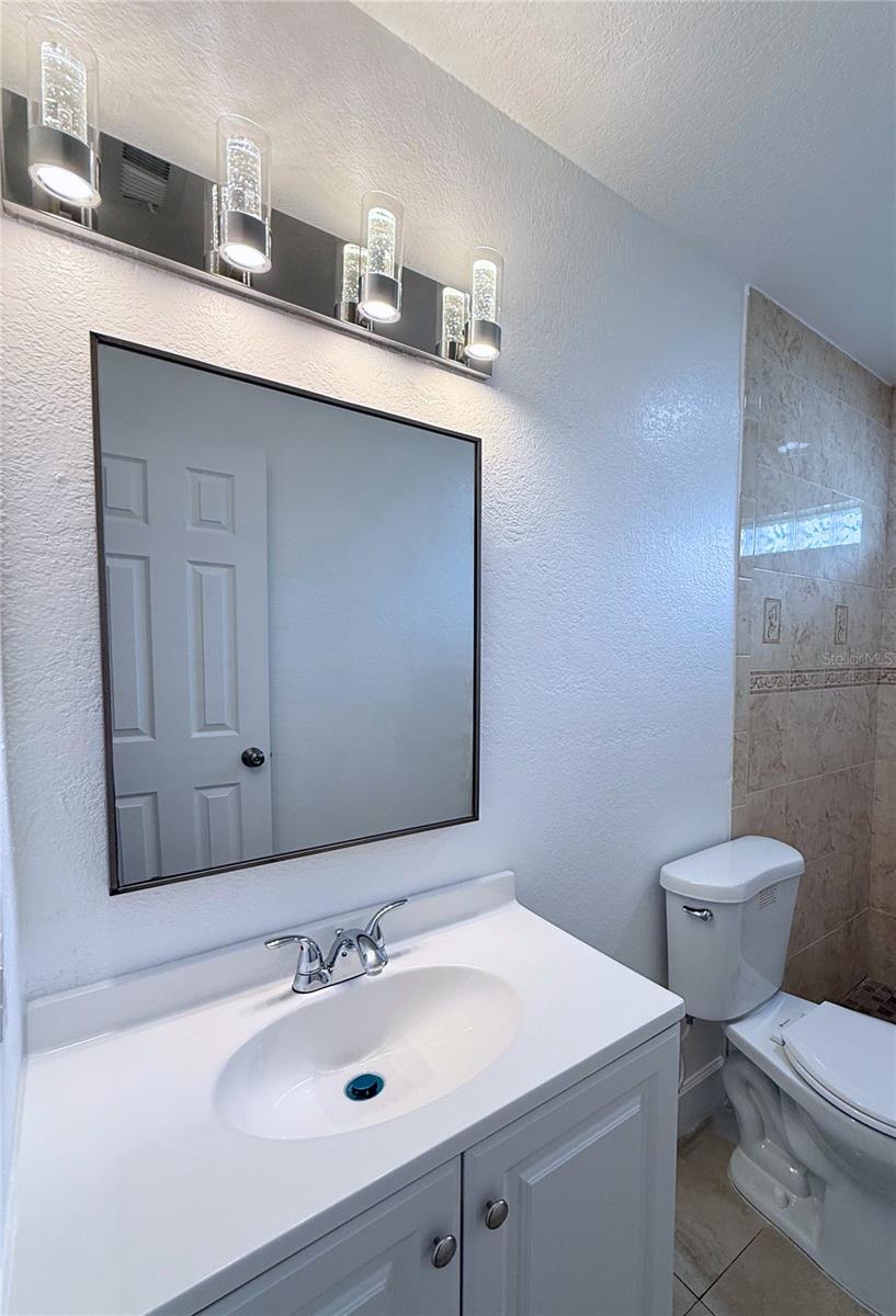 Listing photo id 8 for 6706 Clifton Street
