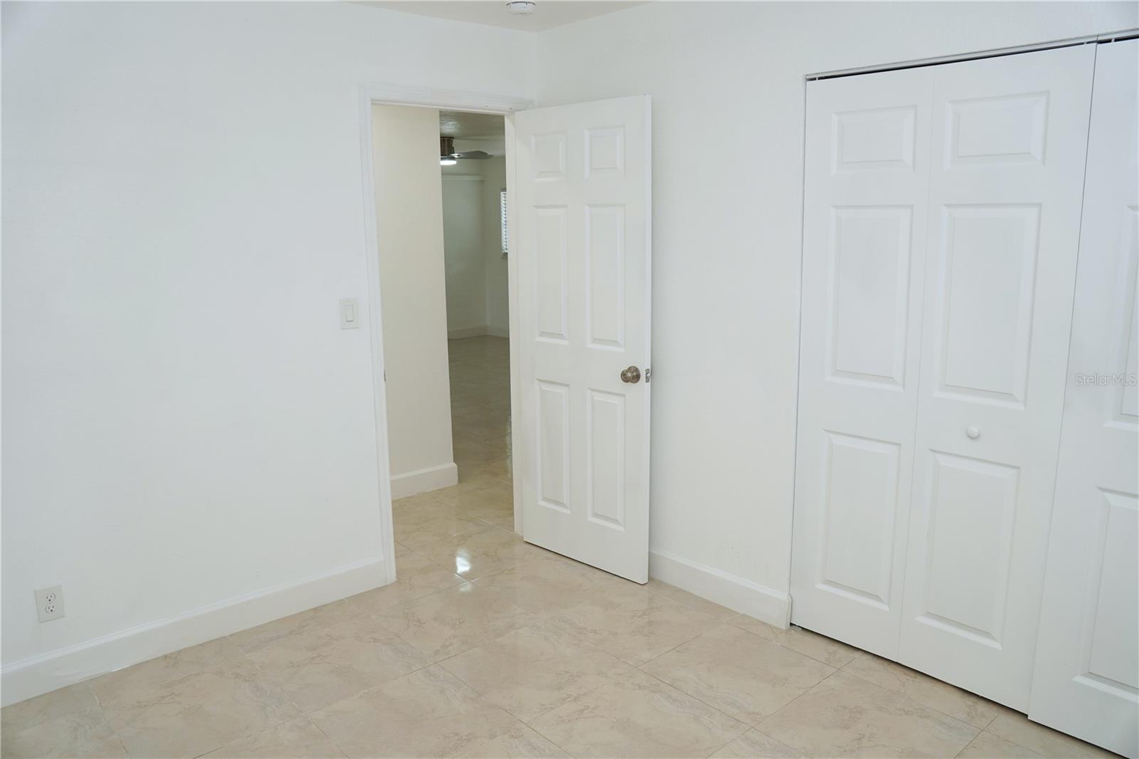 Listing photo id 12 for 6706 Clifton Street