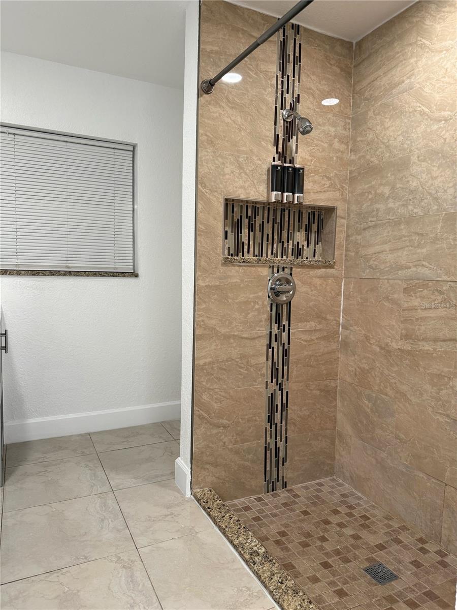 Listing photo id 18 for 6706 Clifton Street