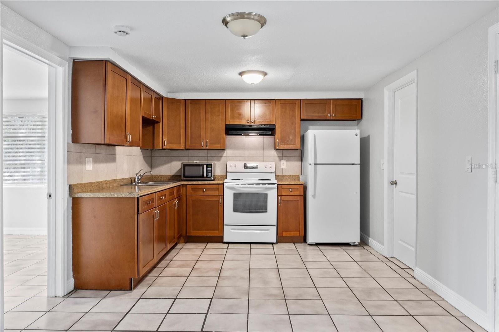 Image 2 of 31 For 3524 Hoover Drive