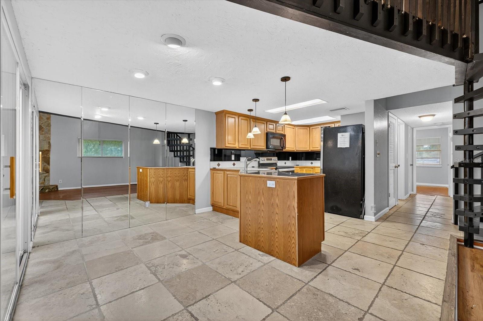 Image 14 of 43 For 417 Somerset Lane
