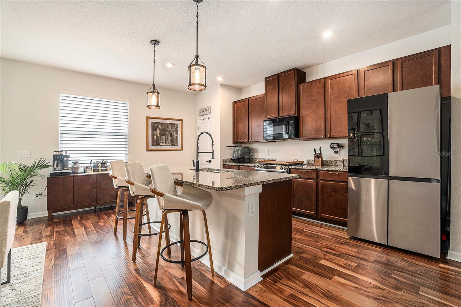 Listing photo id 9 for 14925 Promenade Parkway