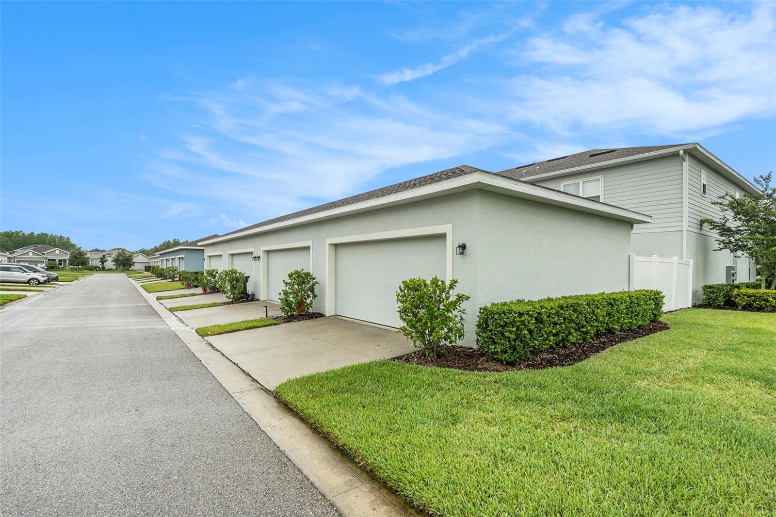 Listing photo id 24 for 14925 Promenade Parkway