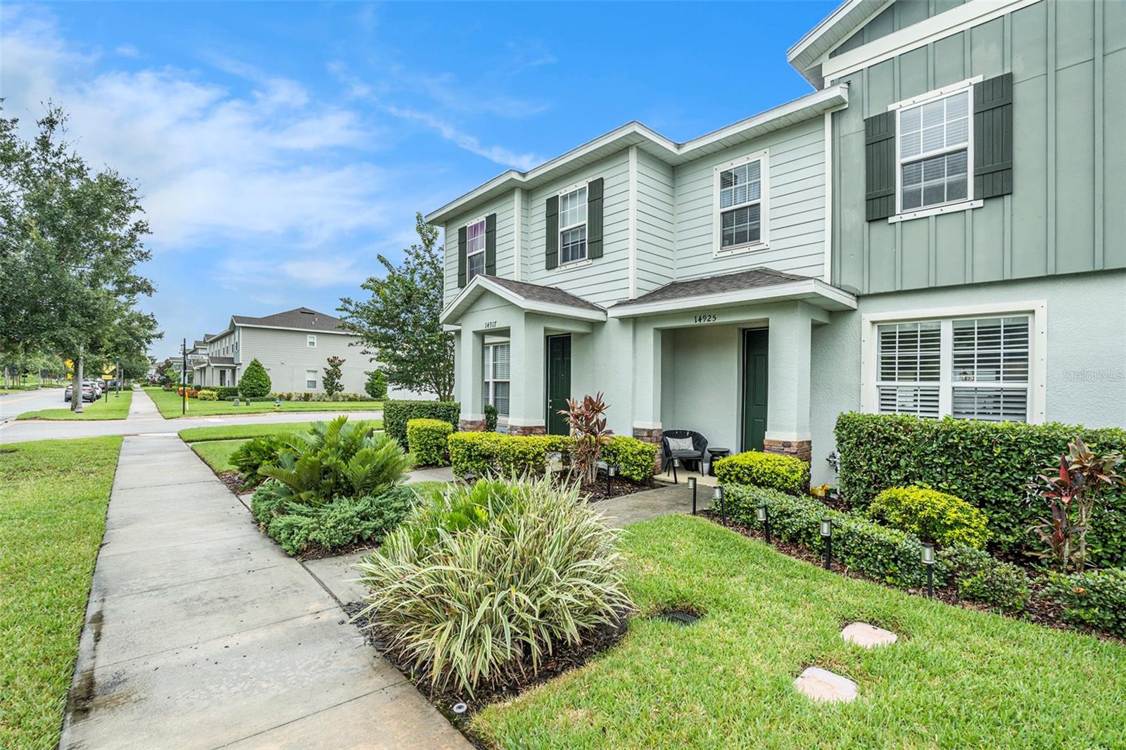 Listing photo id 1 for 14925 Promenade Parkway