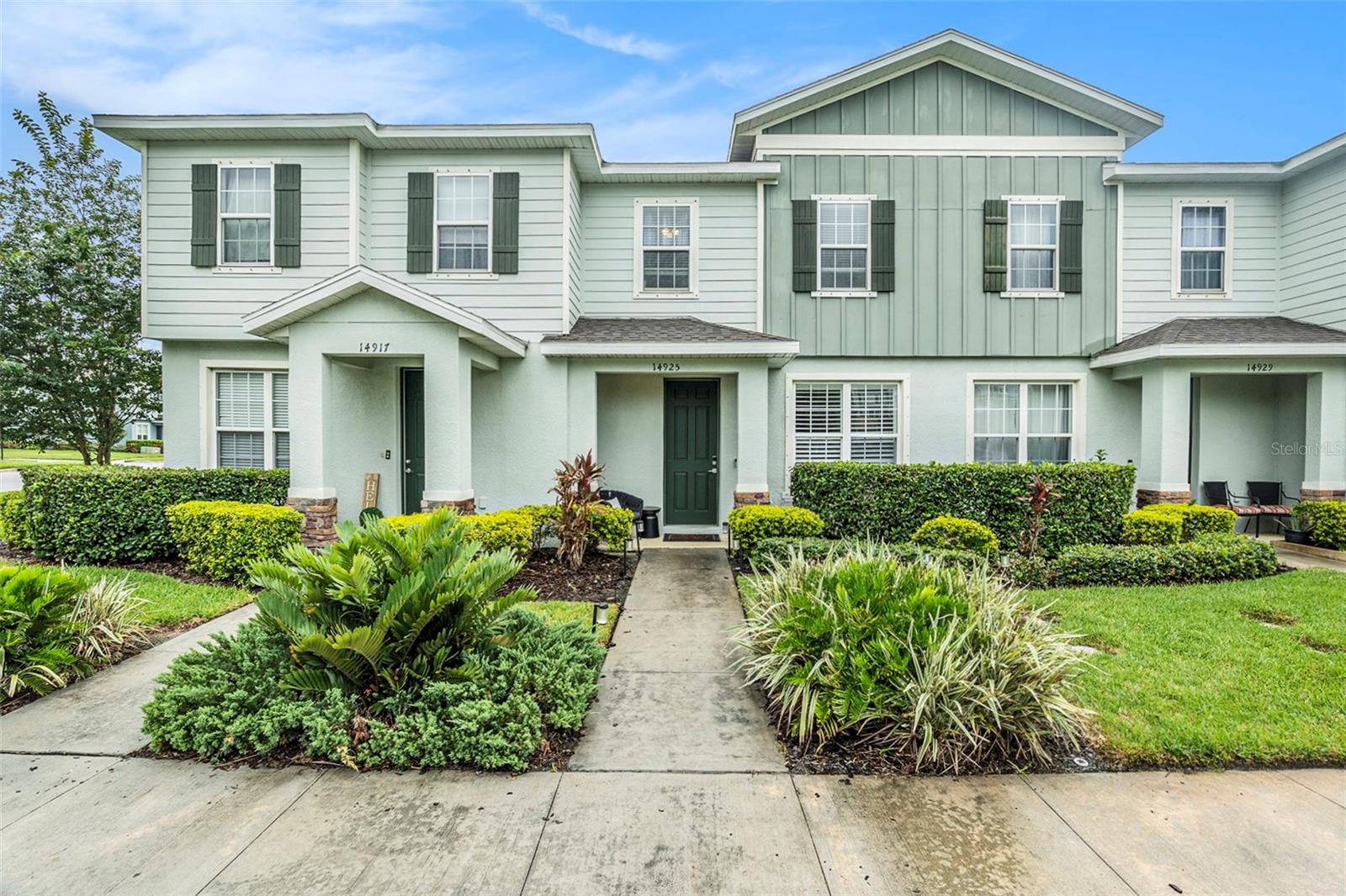 Listing photo id 2 for 14925 Promenade Parkway