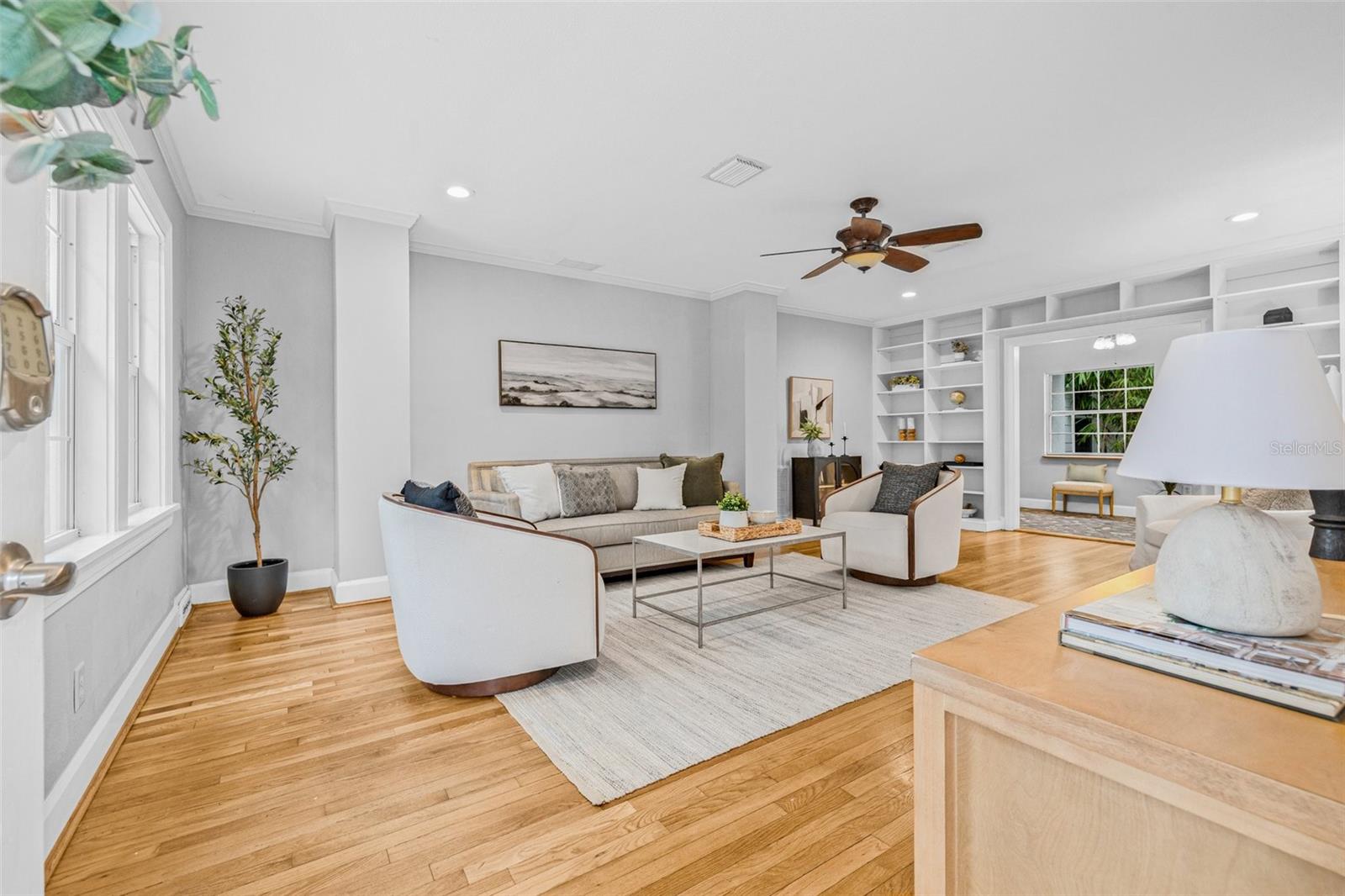 Image 4 of 81 For 106 22nd Avenue Se