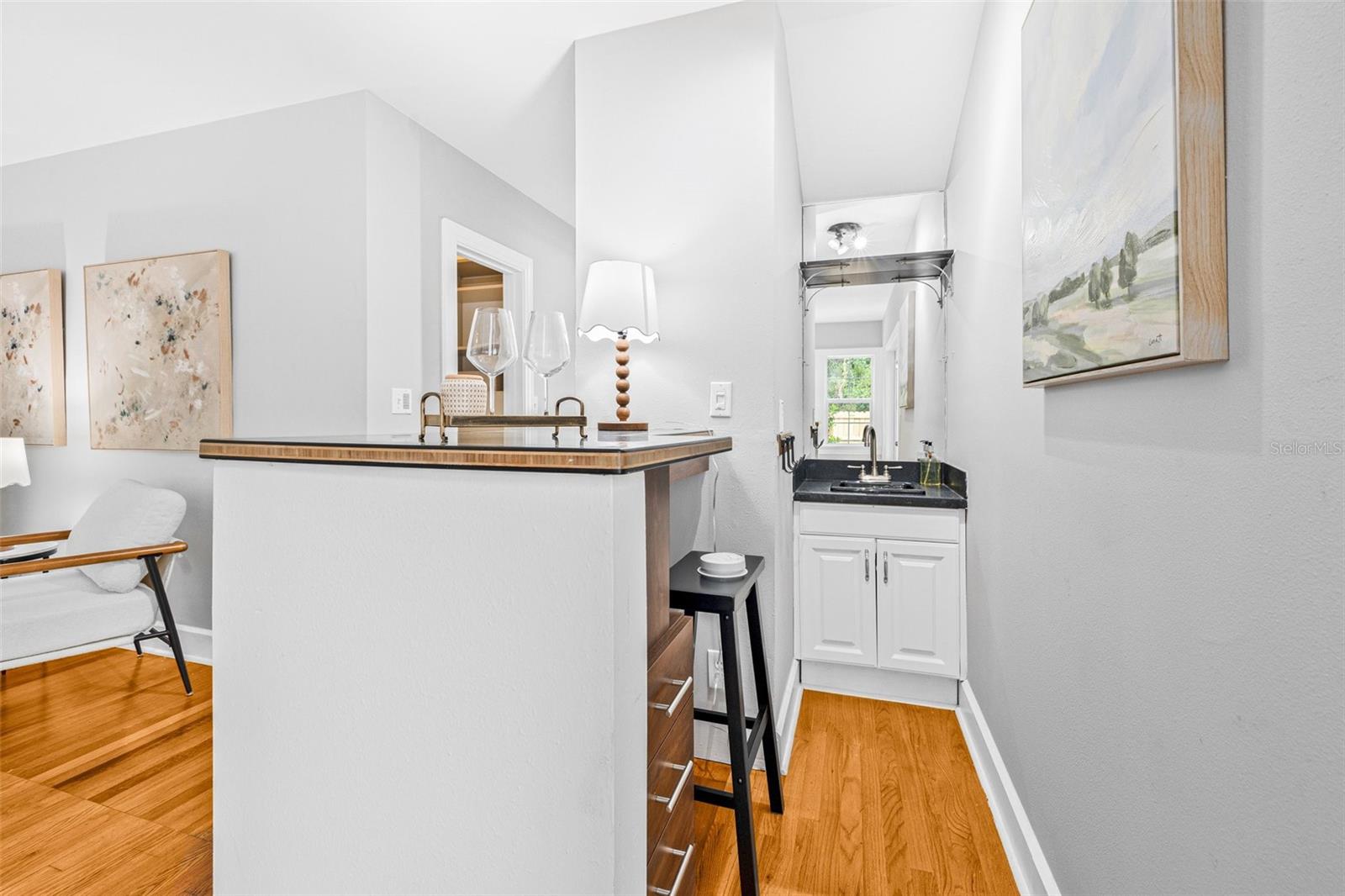 Image 41 of 81 For 106 22nd Avenue Se