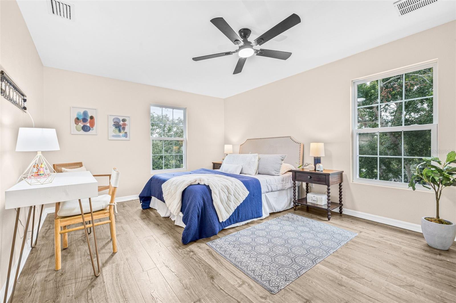 Image 42 of 81 For 106 22nd Avenue Se