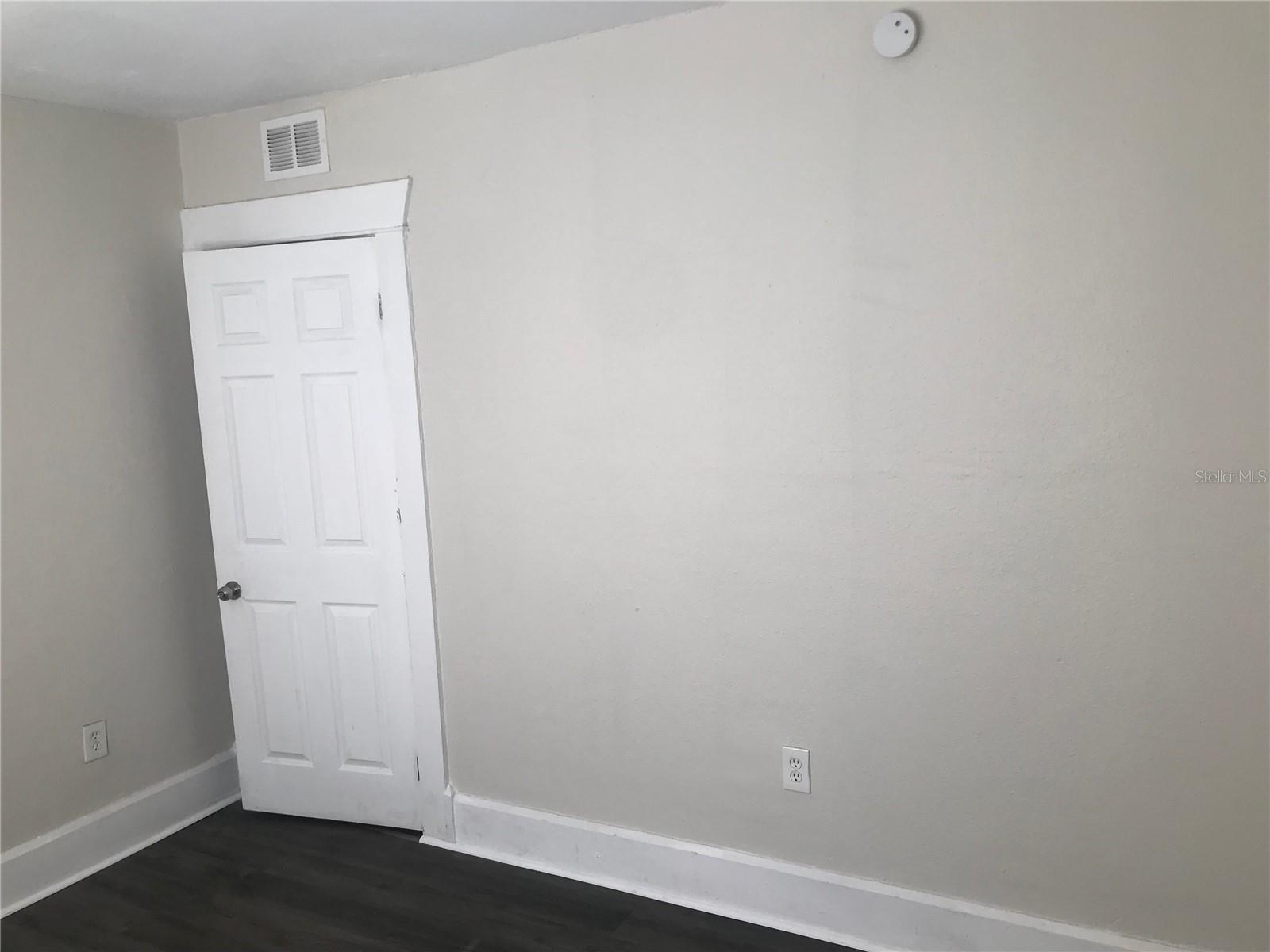 Image 18 of 19 For 2035 14th Street S