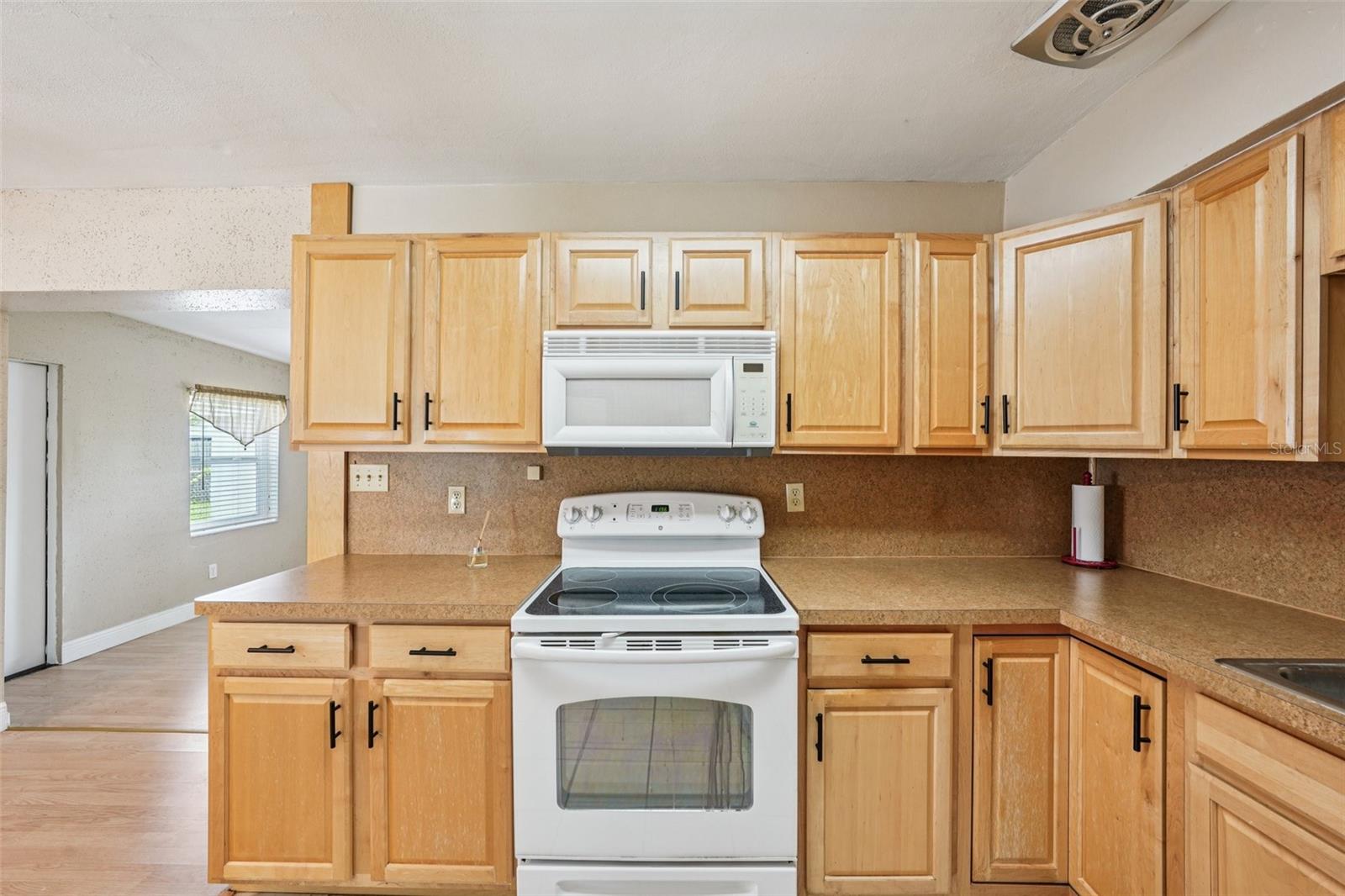 Image 20 of 41 For 5825 81st Avenue N