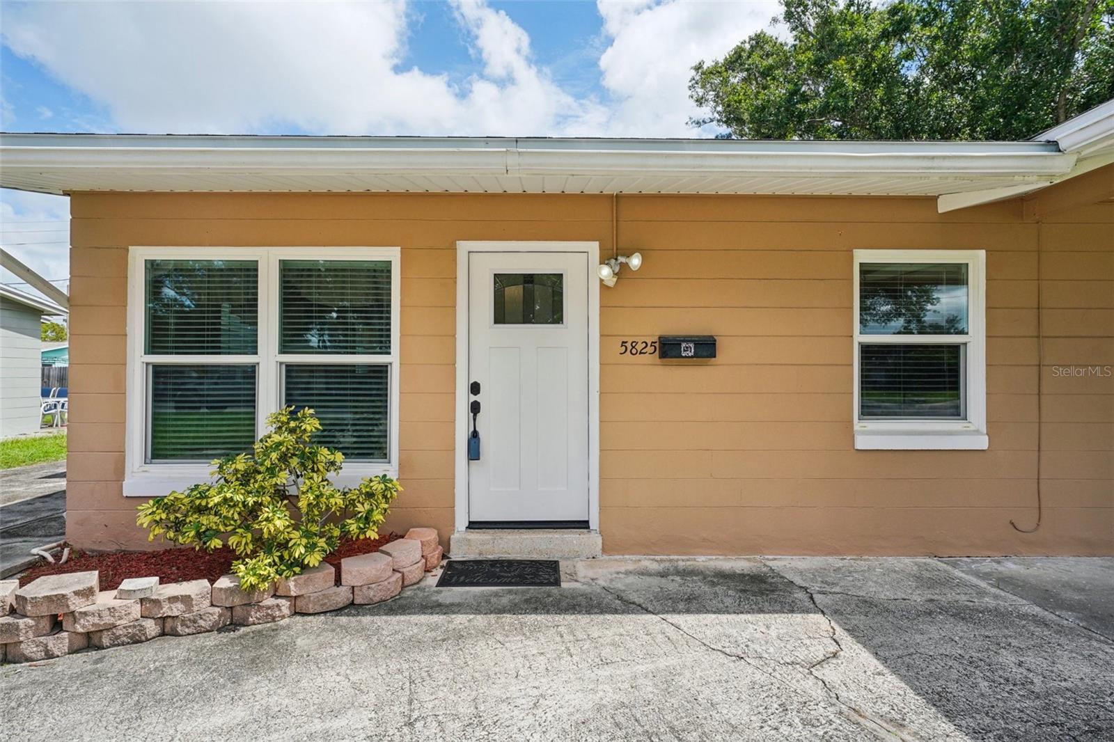 Image 5 of 41 For 5825 81st Avenue N
