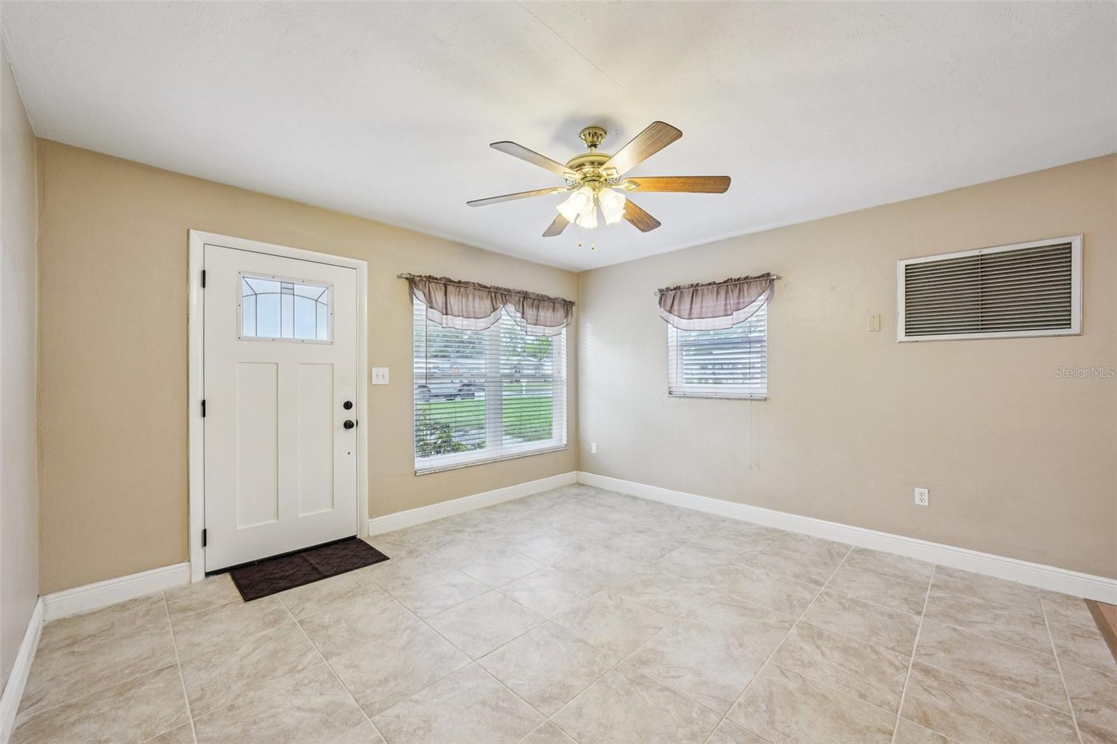 Image 6 of 41 For 5825 81st Avenue N
