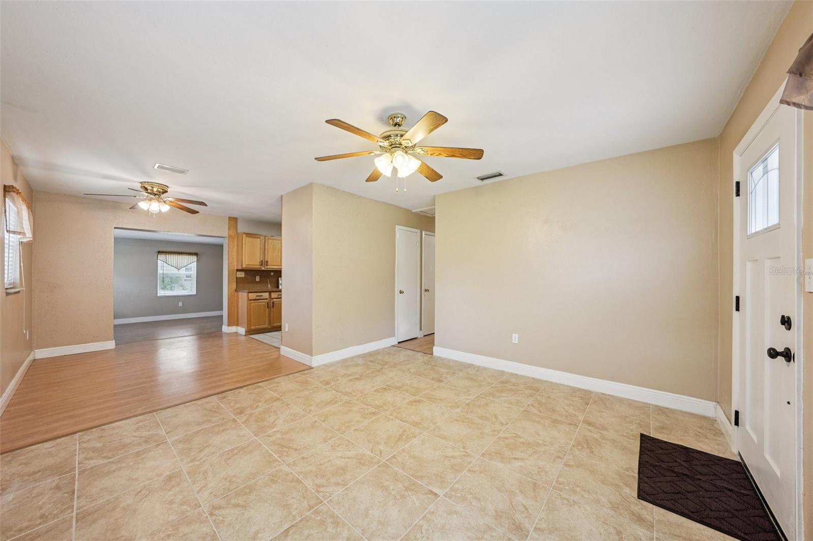 Image 9 of 41 For 5825 81st Avenue N