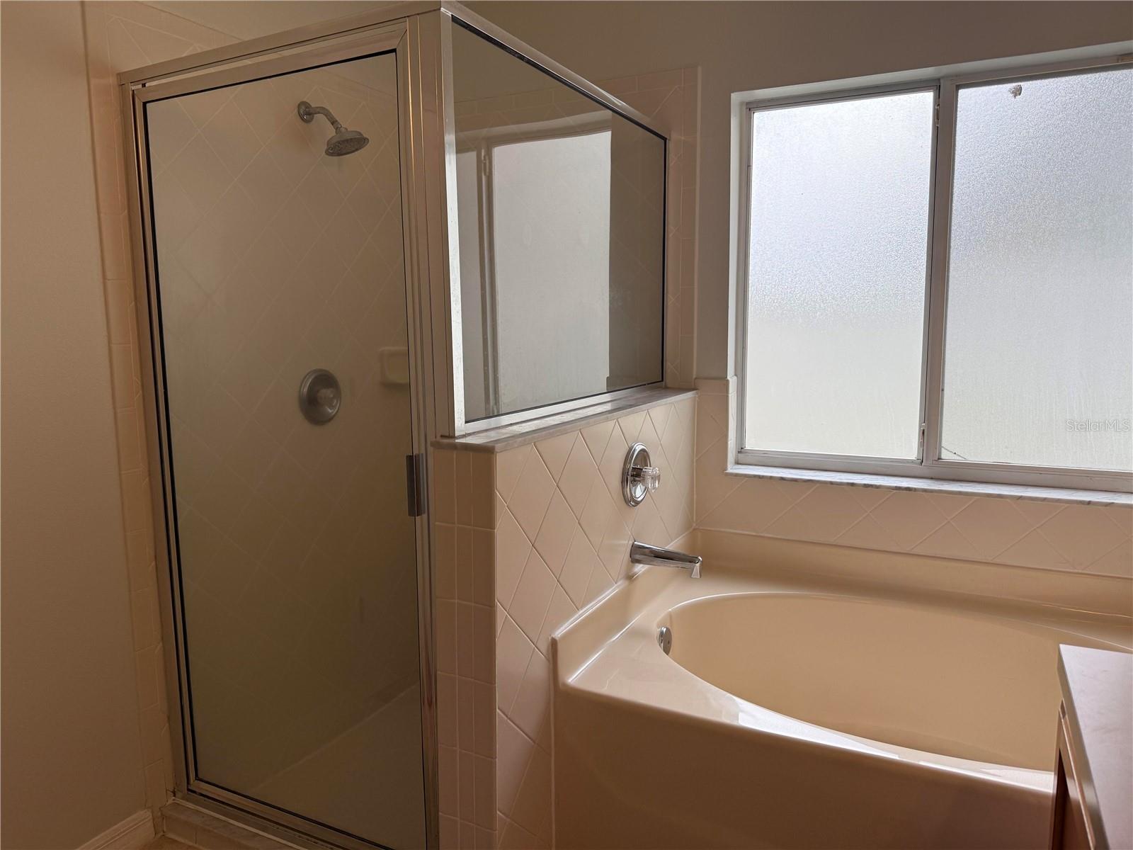 Listing photo id 15 for 4835 Barchetta Drive