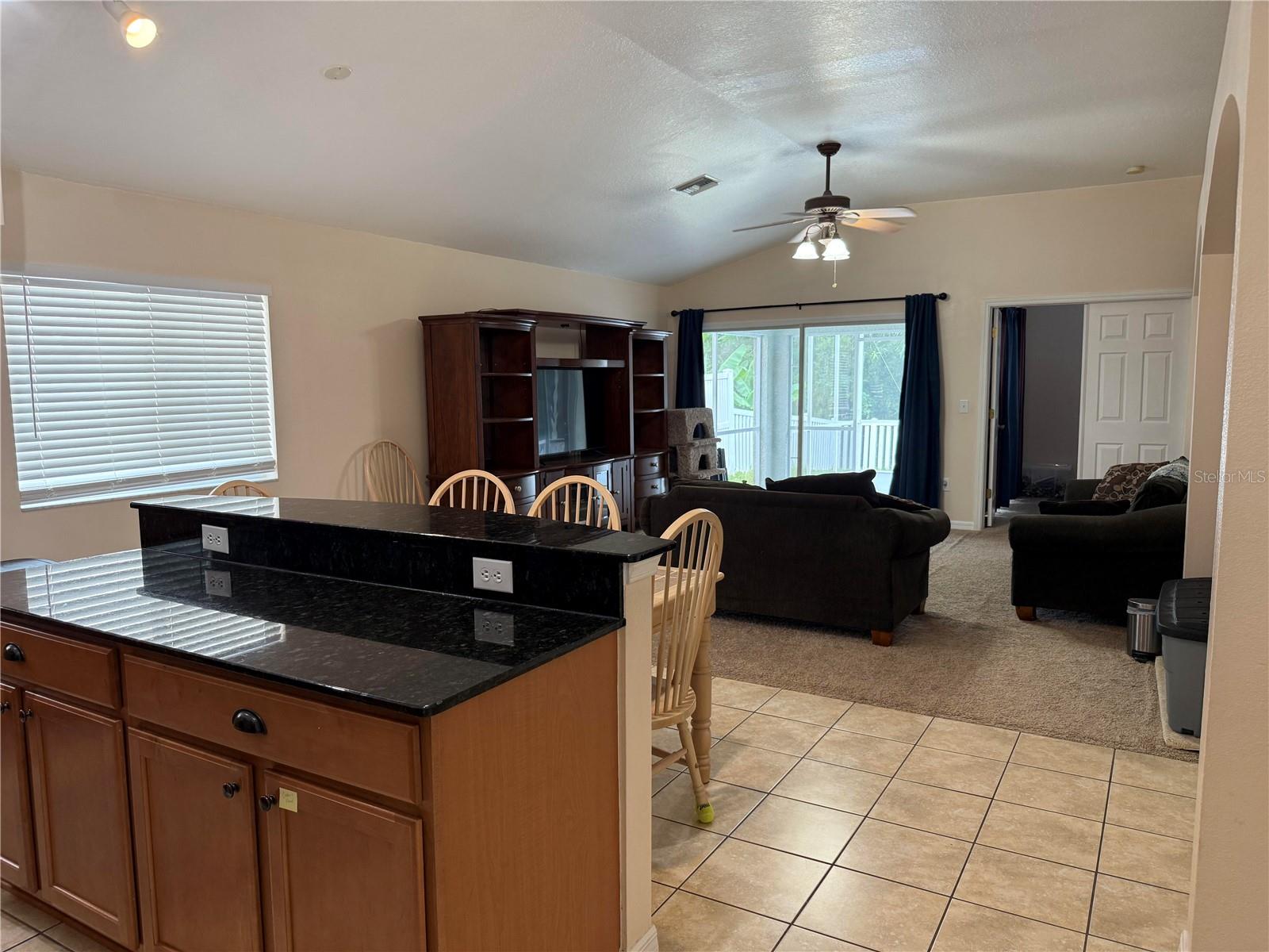 Listing photo id 3 for 4835 Barchetta Drive