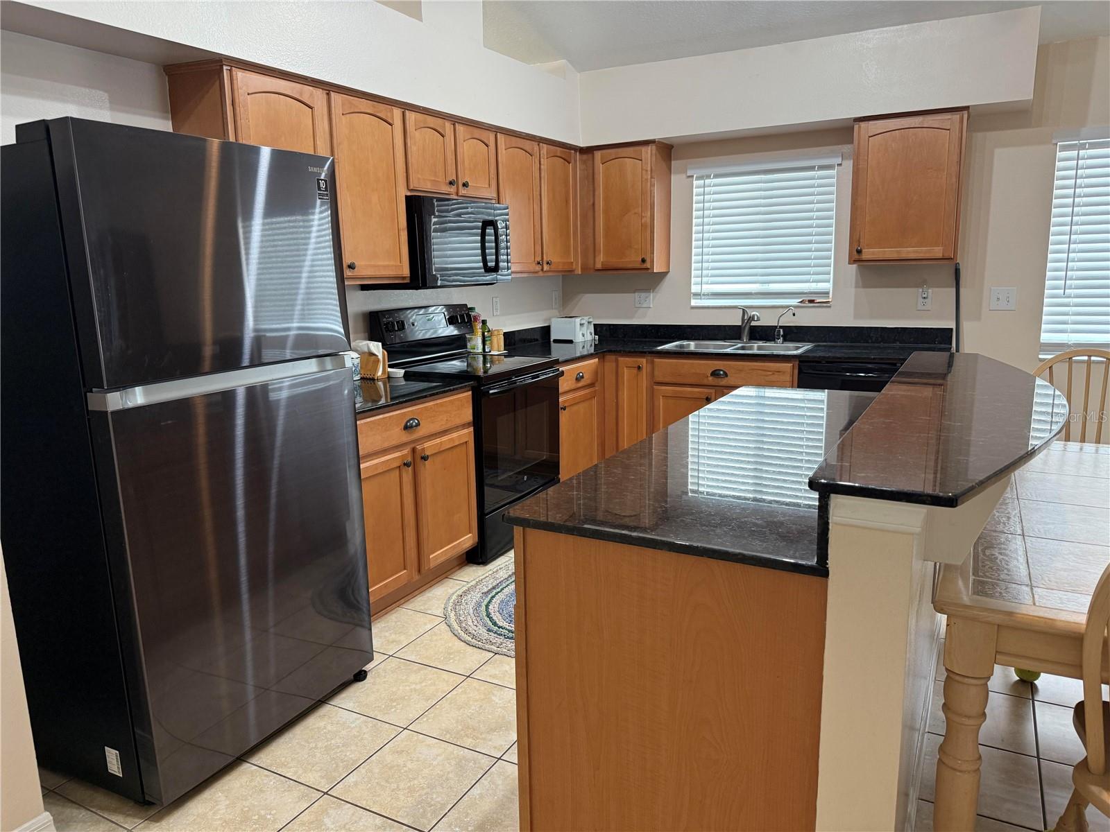 Listing photo id 4 for 4835 Barchetta Drive