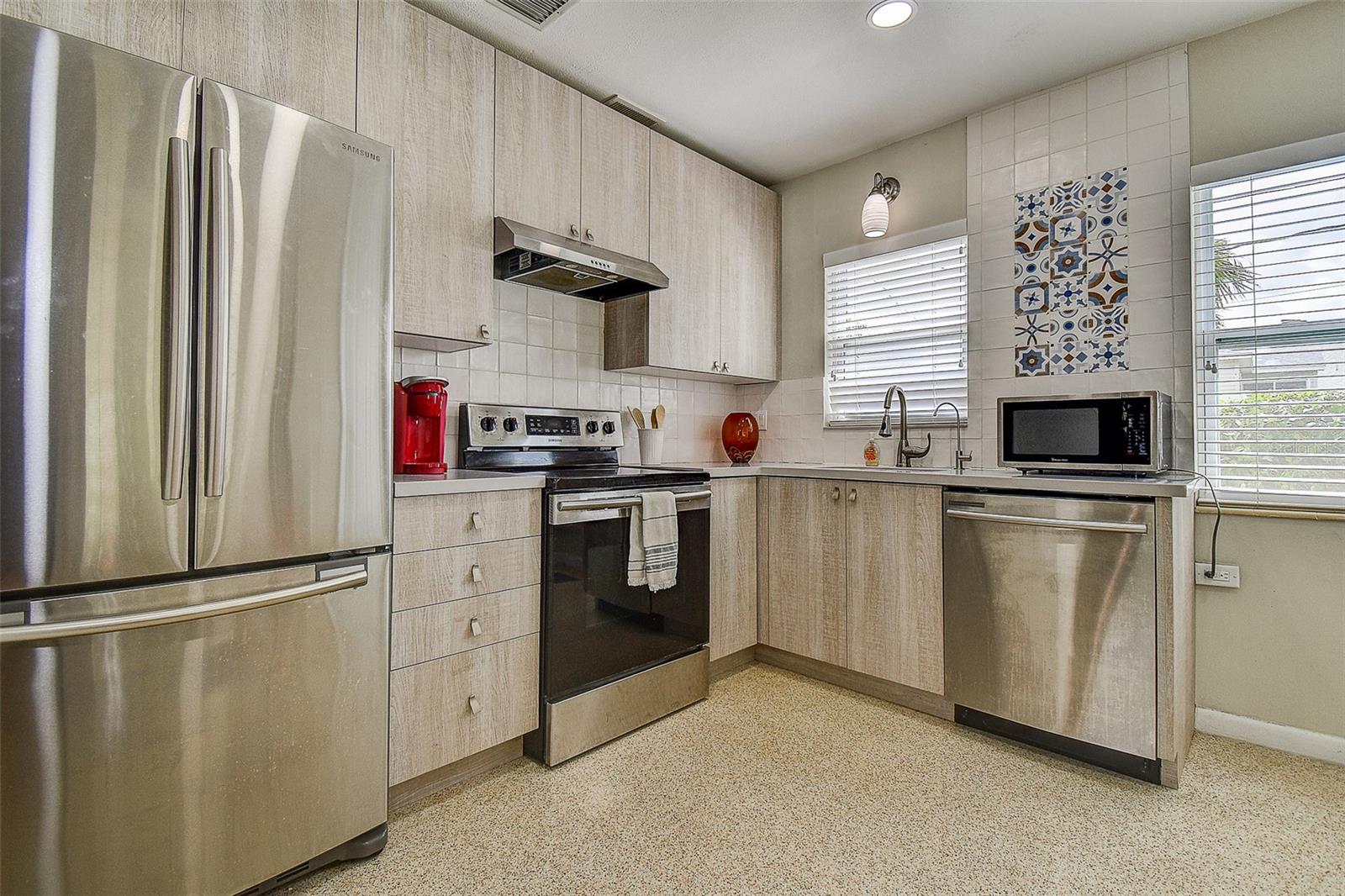 Image 17 of 28 For 1600 11th Street