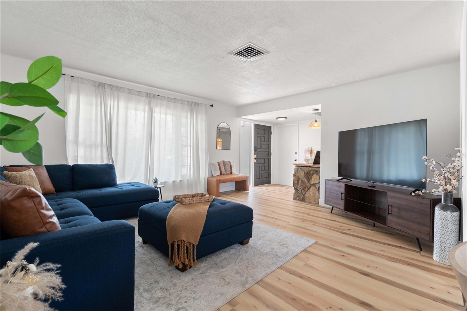 Image 6 of 47 For 1720 Patlin Circle N