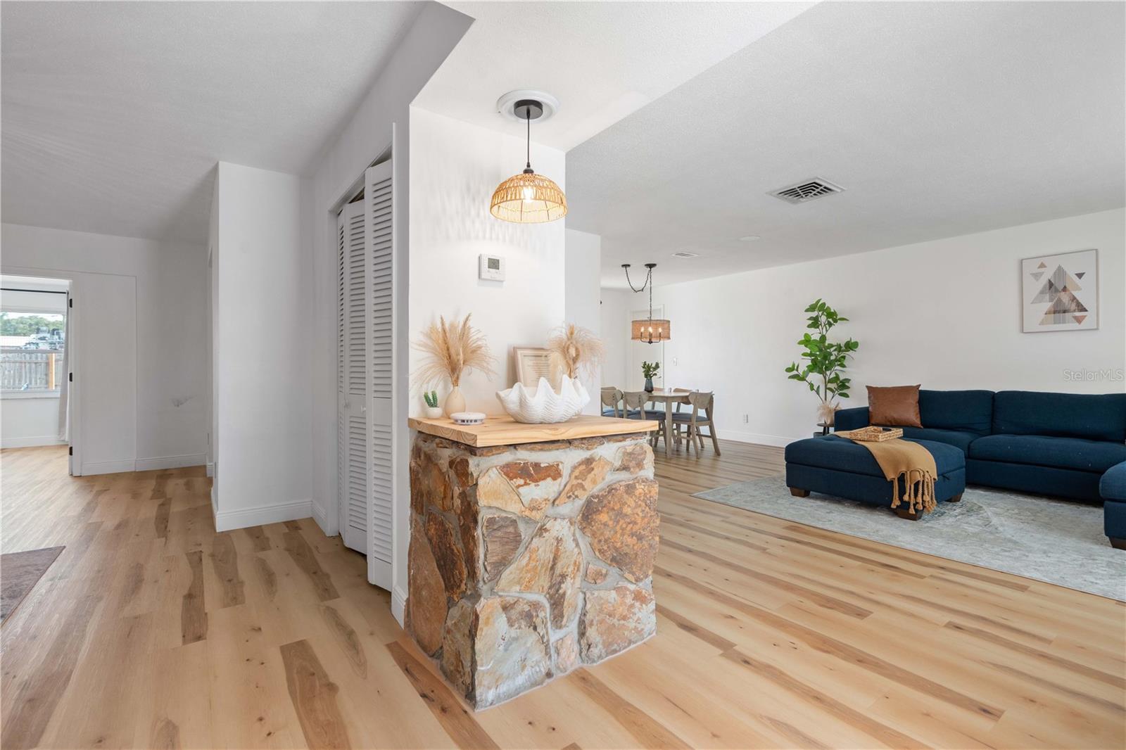 Image 8 of 47 For 1720 Patlin Circle N