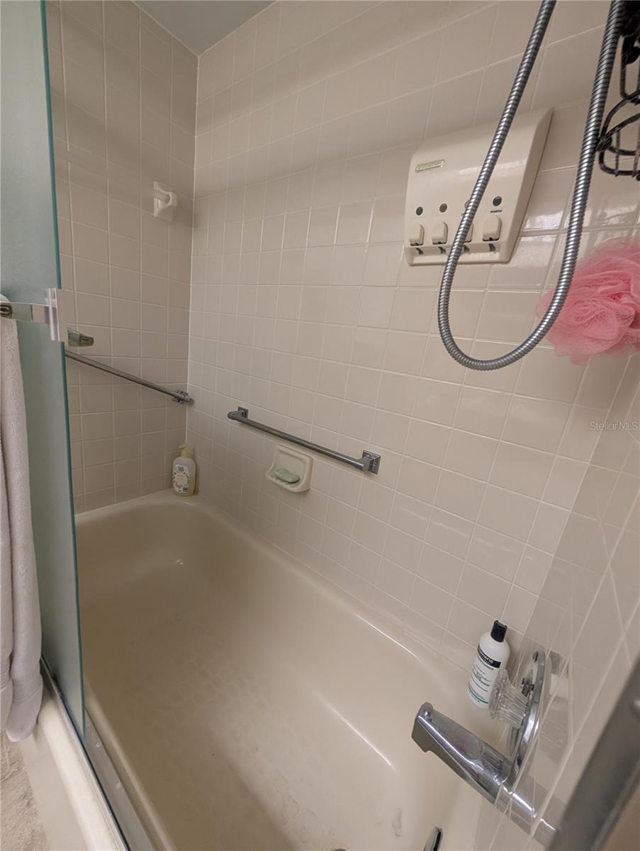Image 11 of 21 For 9510 Harbor Greens Way 406