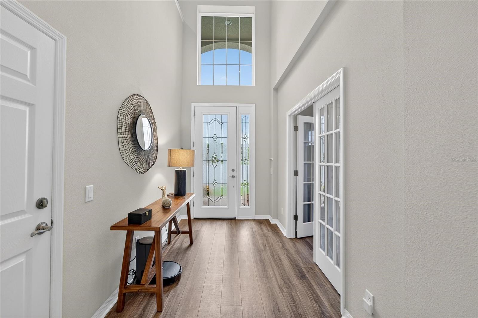 Listing photo id 8 for 1833 Cherry Walk Road