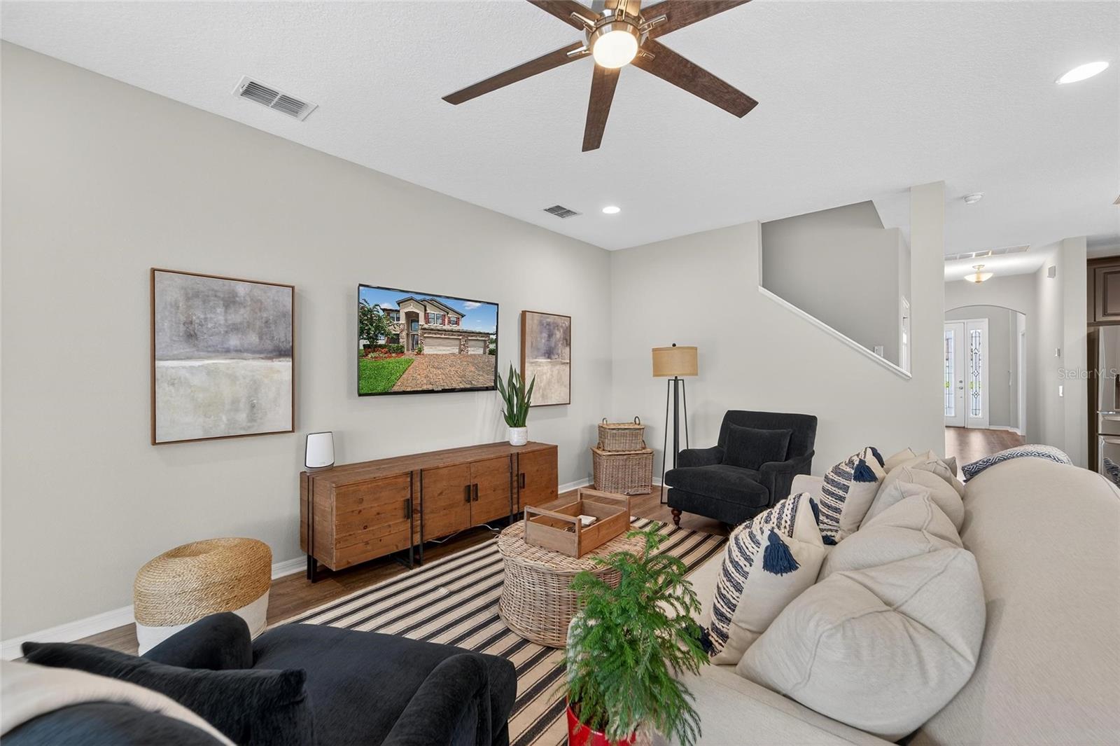 Listing photo id 15 for 1833 Cherry Walk Road