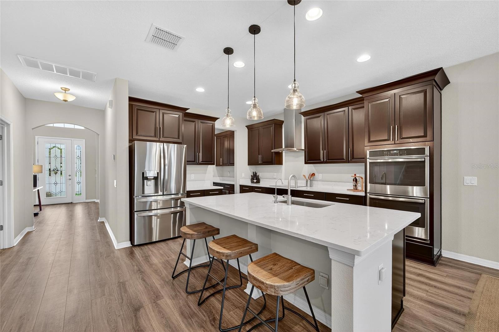 Listing photo id 17 for 1833 Cherry Walk Road