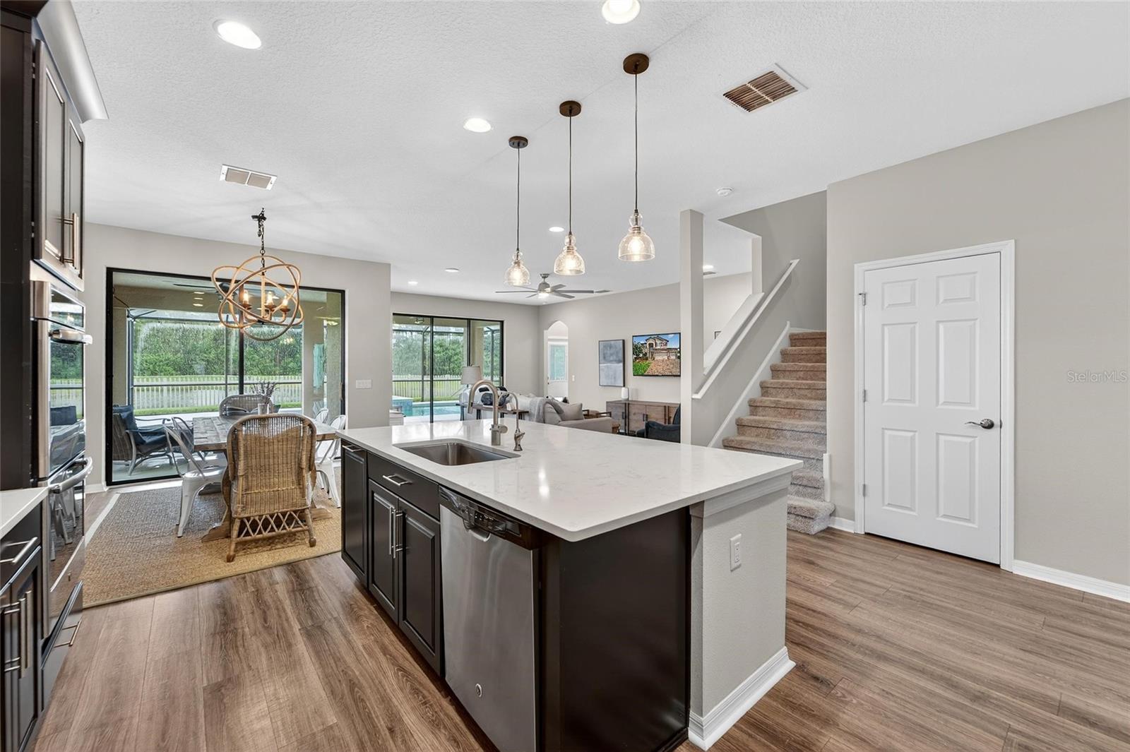 Listing photo id 20 for 1833 Cherry Walk Road
