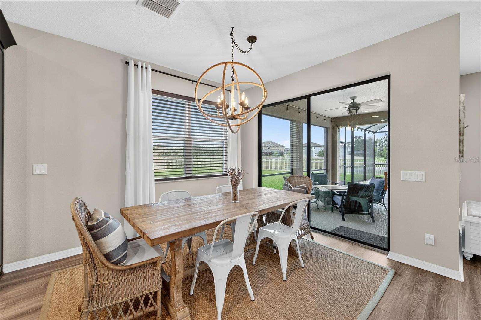 Listing photo id 25 for 1833 Cherry Walk Road