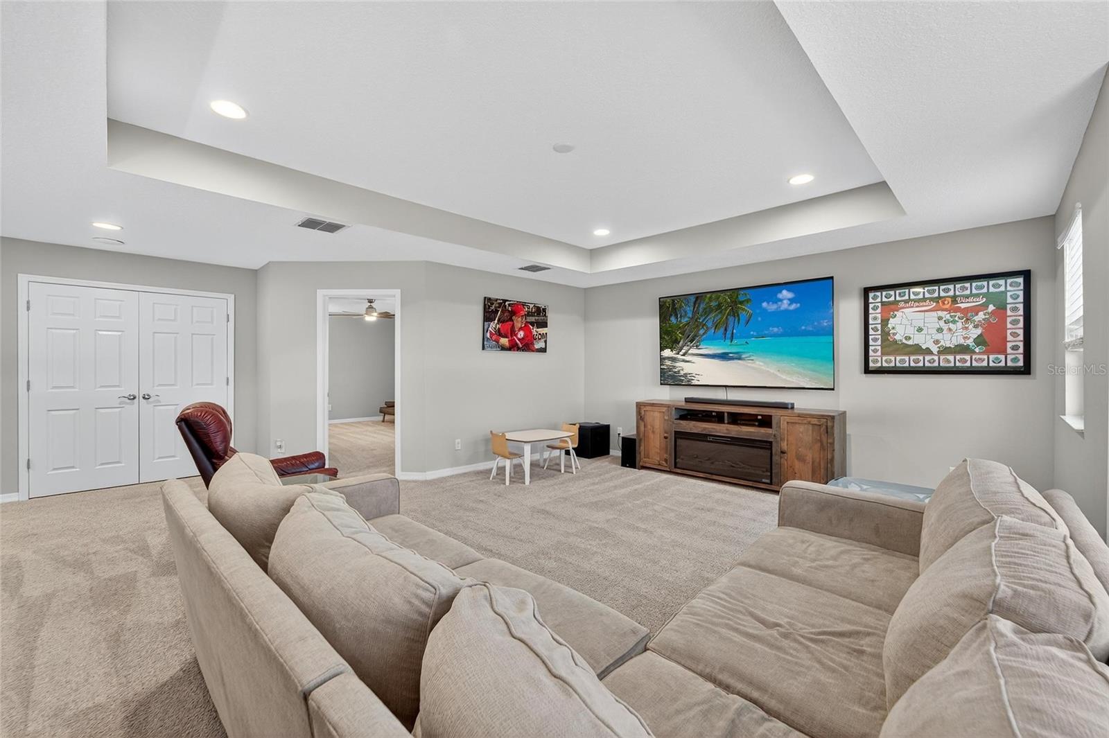 Listing photo id 28 for 1833 Cherry Walk Road
