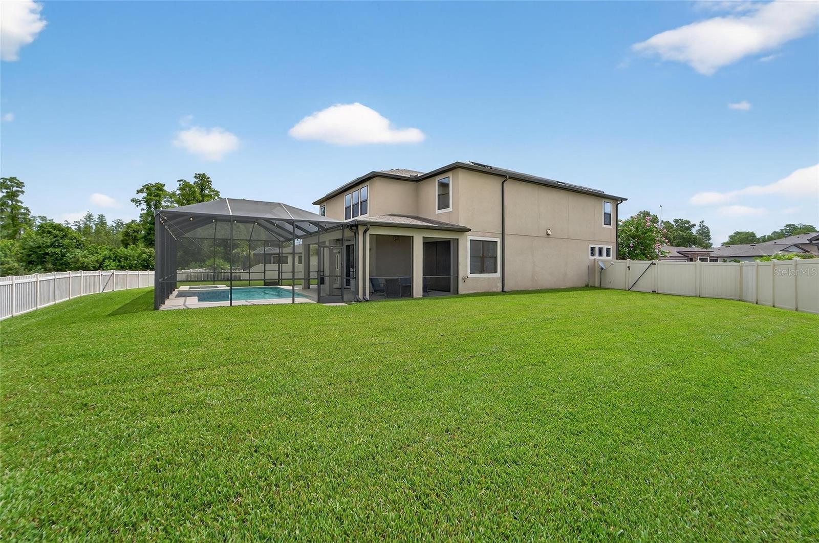 Listing photo id 52 for 1833 Cherry Walk Road