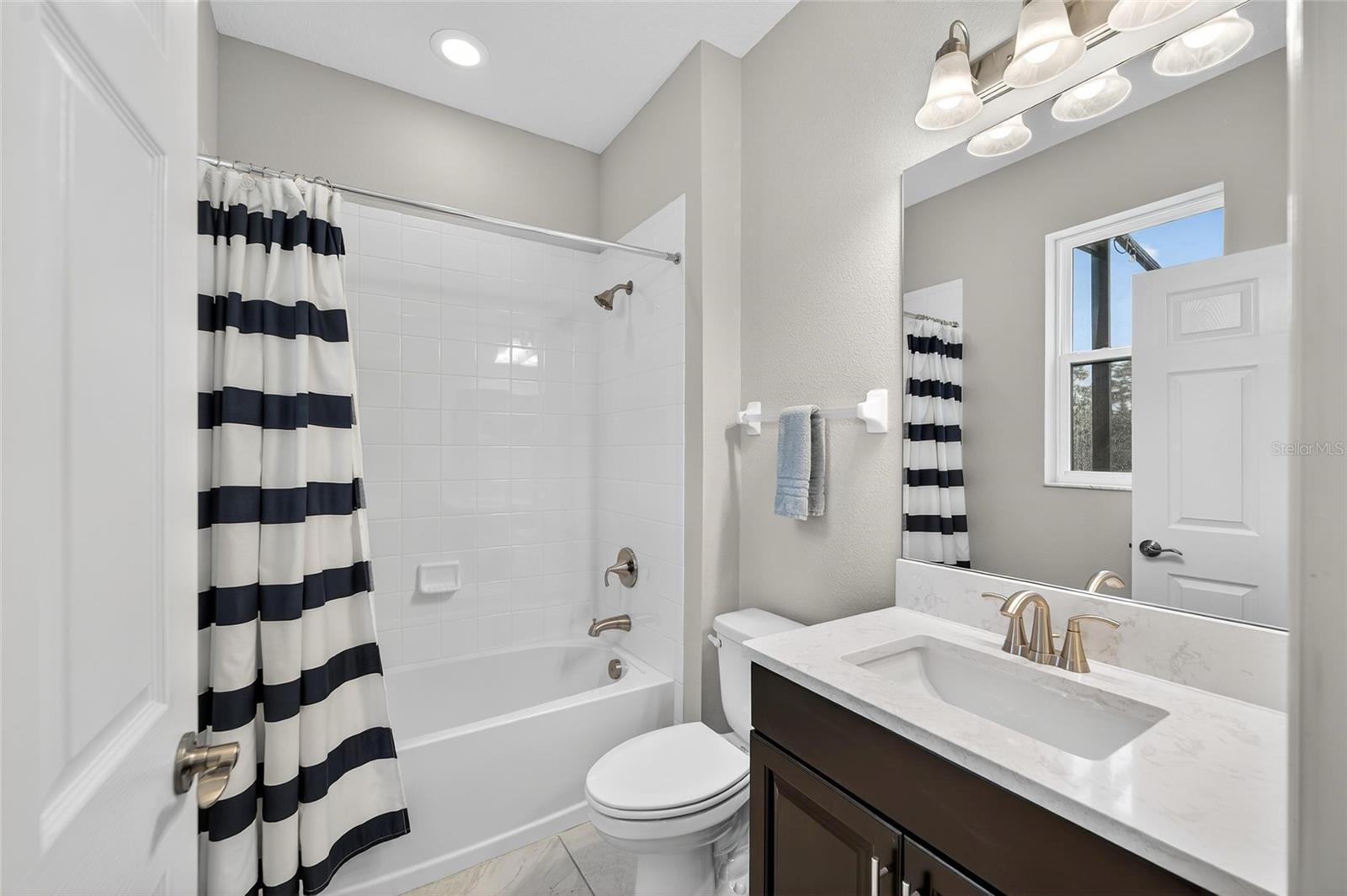 Listing photo id 55 for 1833 Cherry Walk Road
