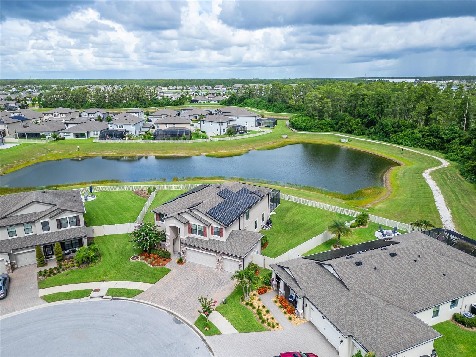 Listing photo id 6 for 1833 Cherry Walk Road