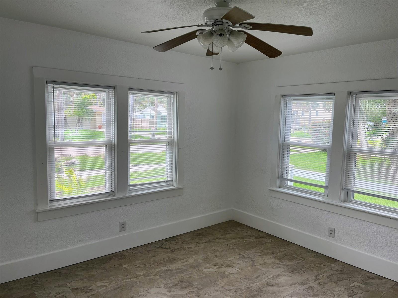 Image 11 of 19 For 870 Bruce Avenue