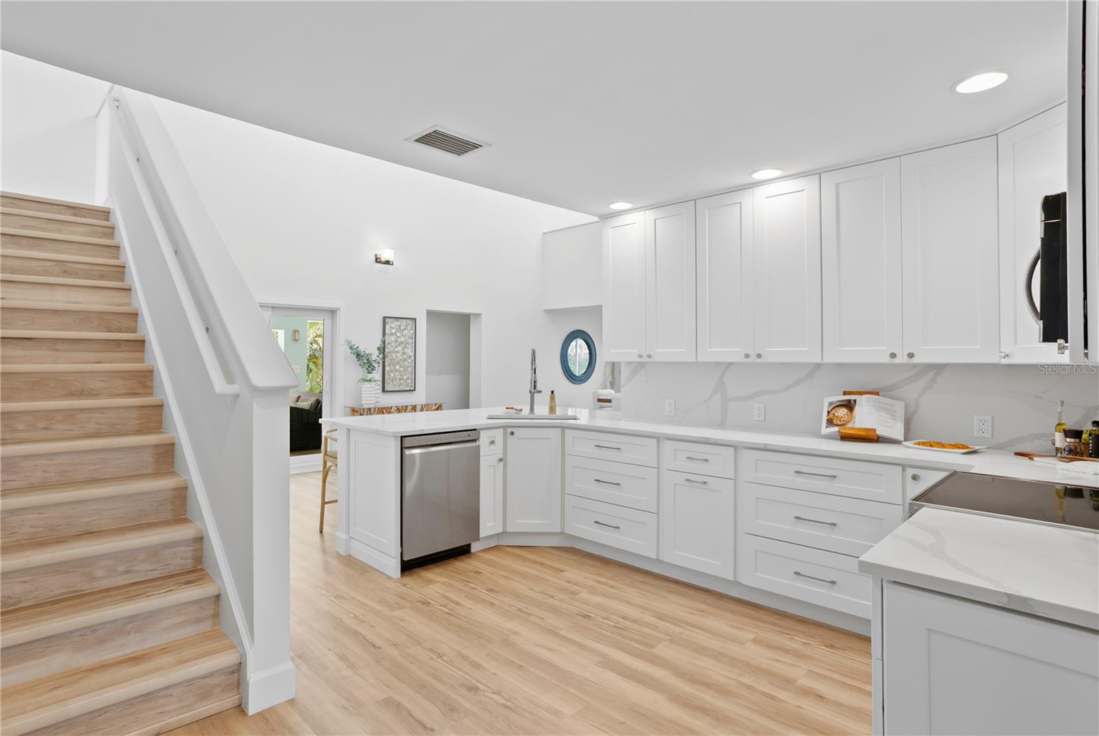 Image 10 of 53 For 221 42nd Avenue