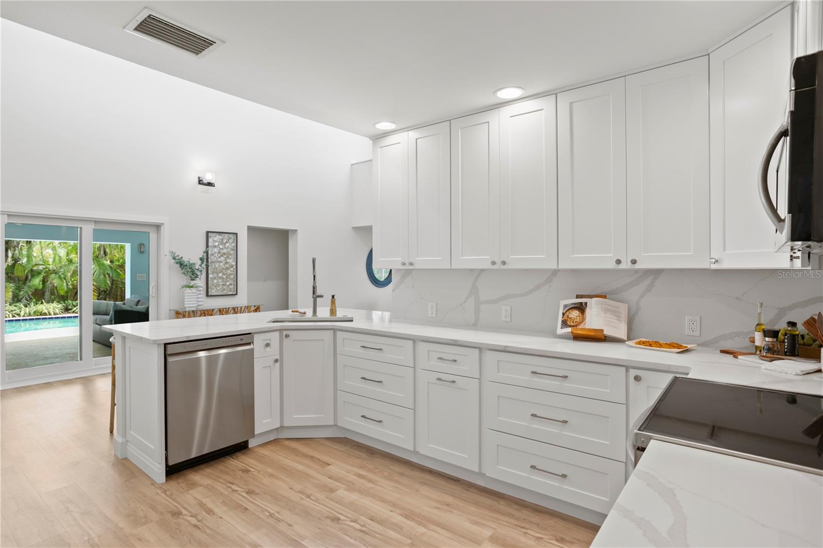 Image 11 of 53 For 221 42nd Avenue