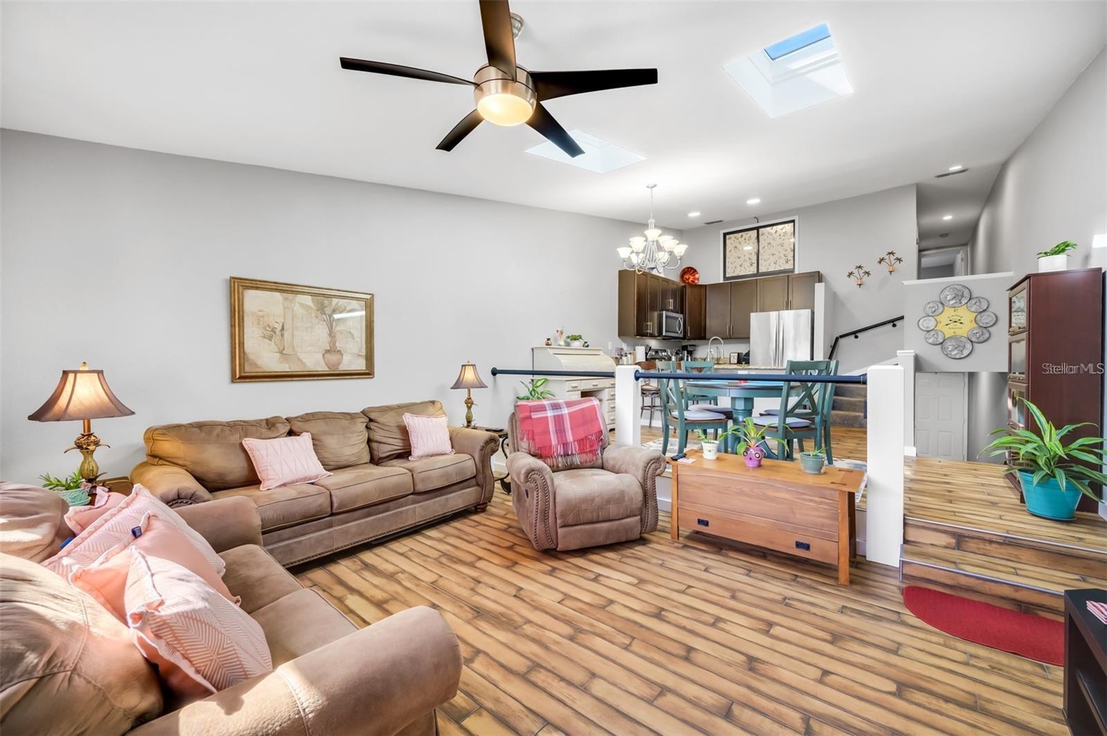 Image 14 of 34 For 6264 92nd Pl N  3104