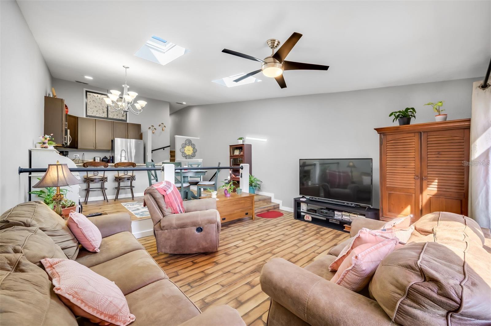 Image 15 of 34 For 6264 92nd Pl N  3104