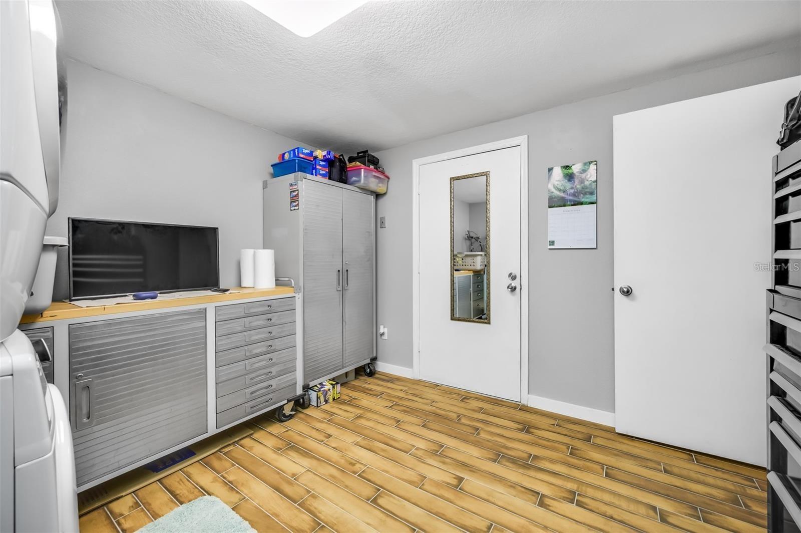 Image 27 of 34 For 6264 92nd Pl N  3104