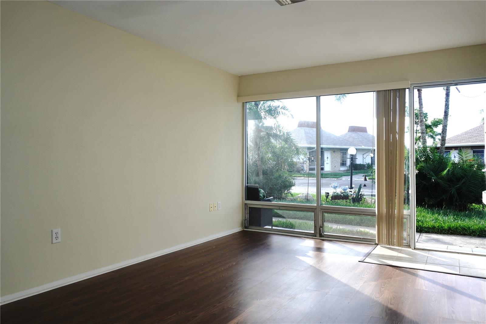 Image 4 of 29 For 4329 Tahitian Gardens Circle B