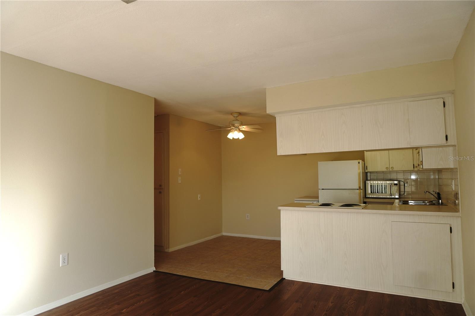 Image 6 of 29 For 4329 Tahitian Gardens Circle B