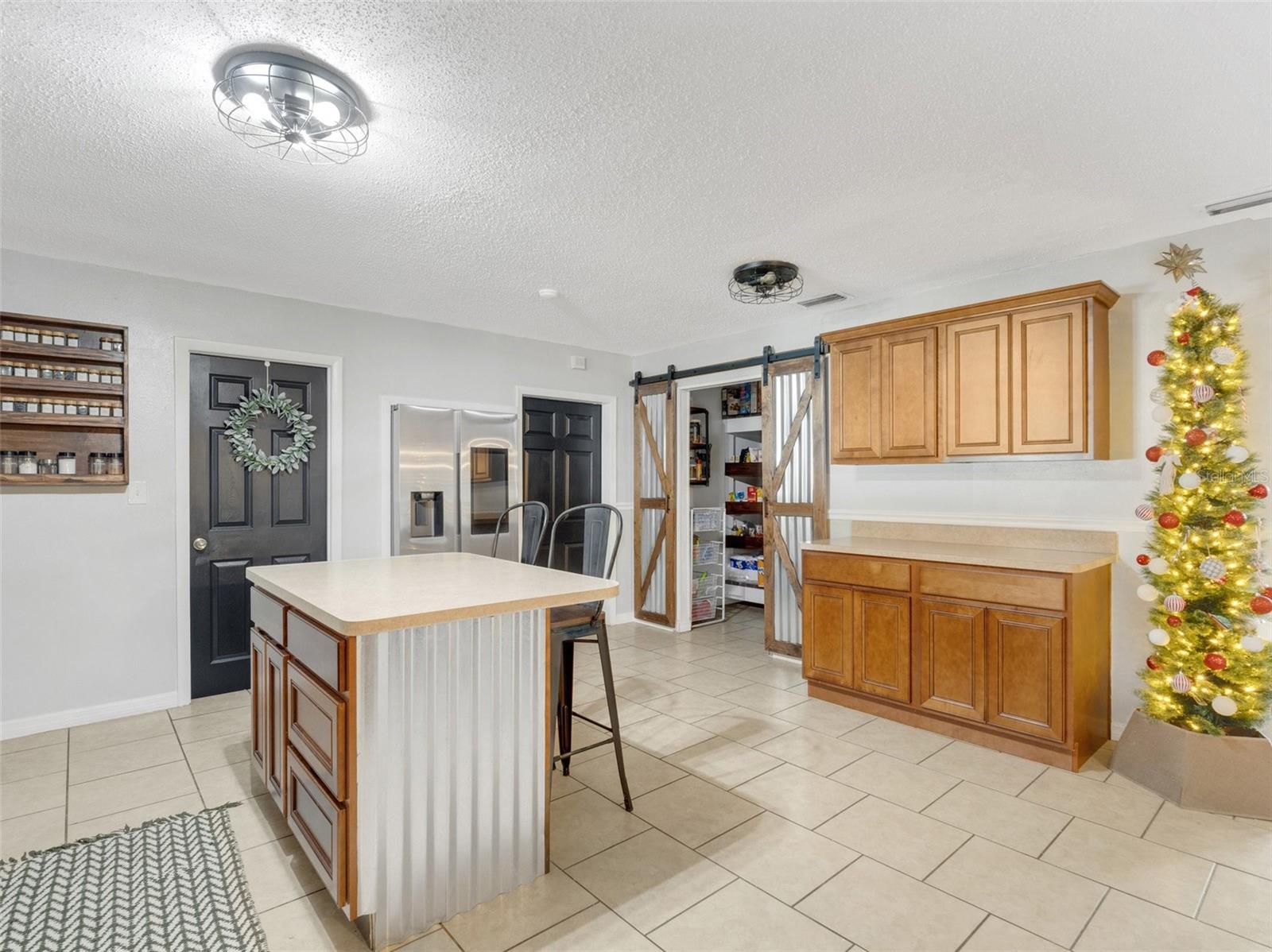 Image 10 of 41 For 901 Swann Drive